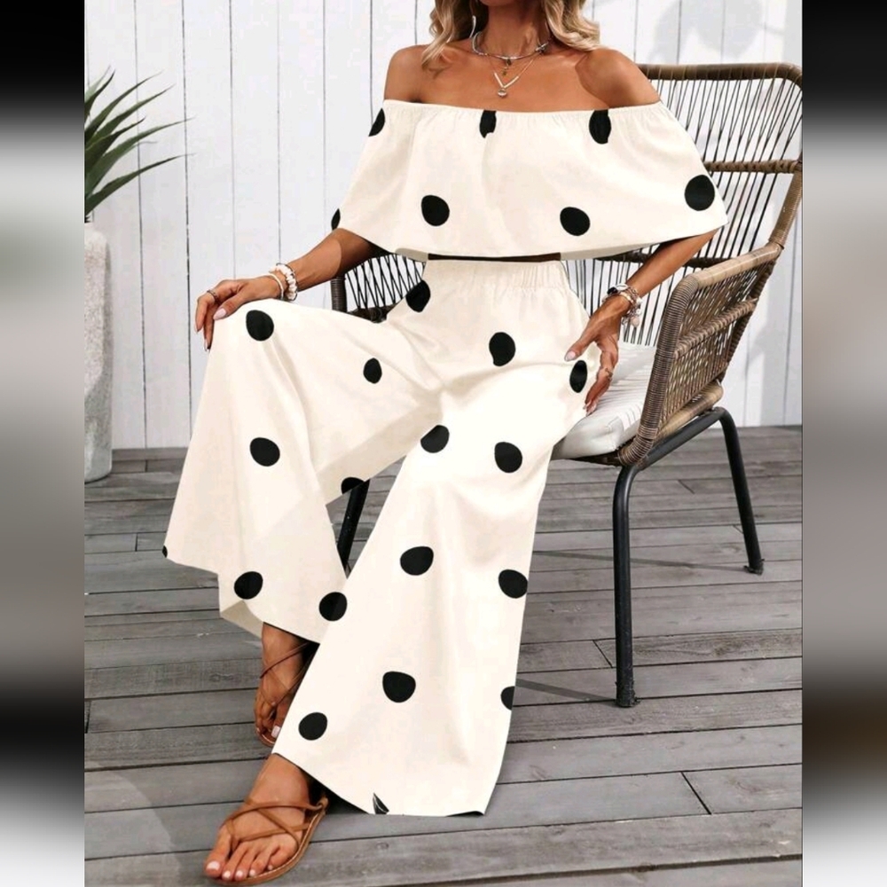 Clasi Off-The-Shoulder Polka Dot Print 2 Pieces Set (Asymmetric Floral Cut - Picture 1 of 5